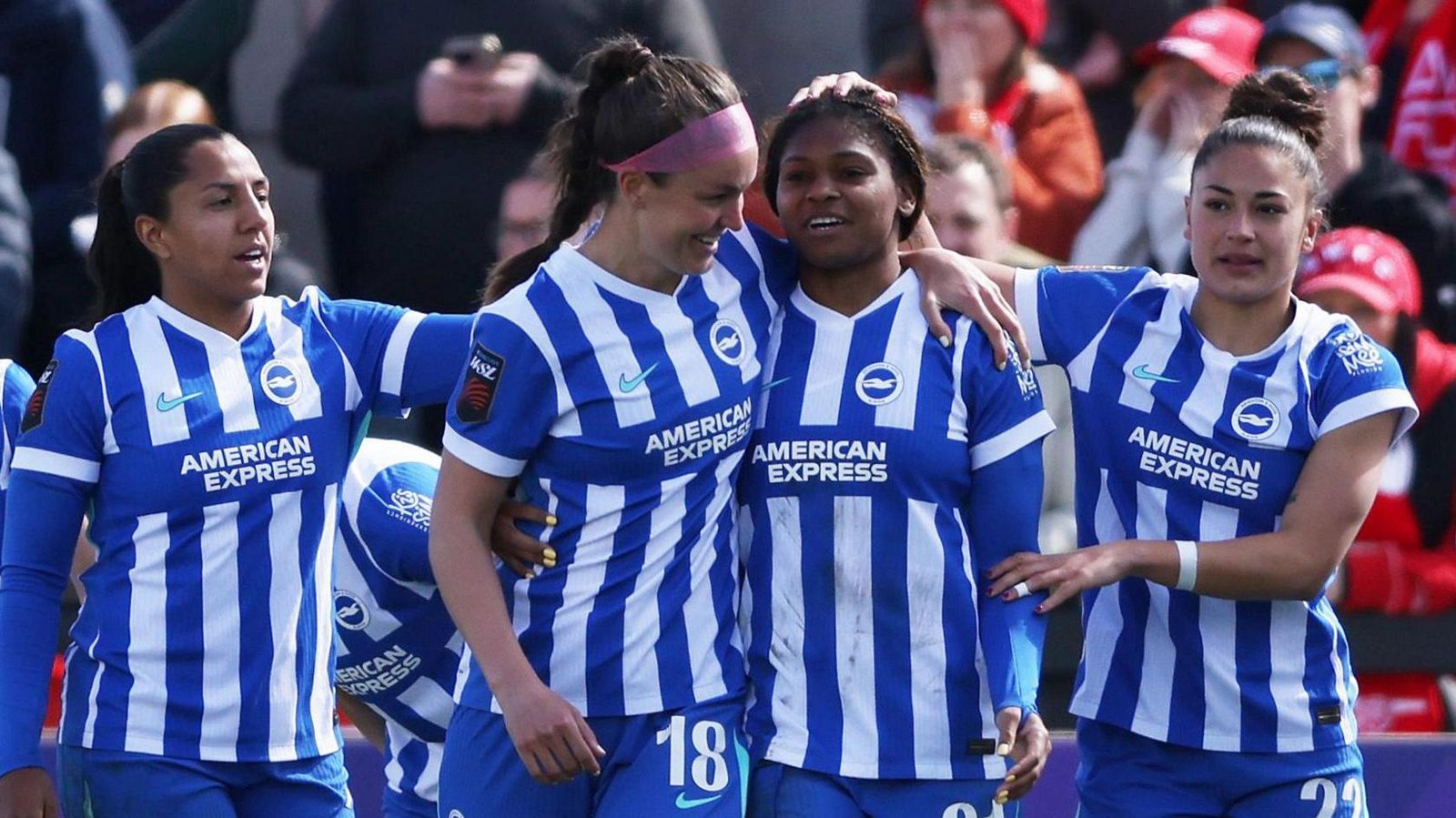 Brighton crée l'exploit face à Arsenal, Liverpool se qualifie pour les demi-finales de la FA Cup féminine